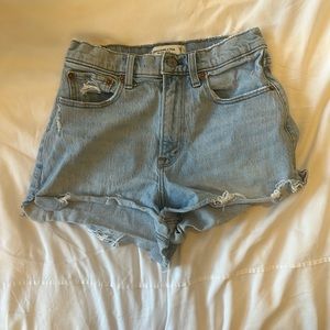 Lightly Worn Abercrombie & Fitch “The Cutoff Short High Rise; Curve Love” Short